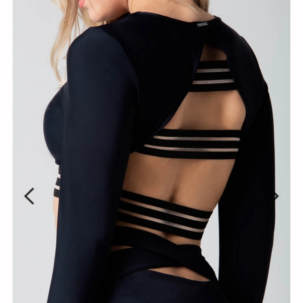 BEAUTIFUL CROPPED TOP